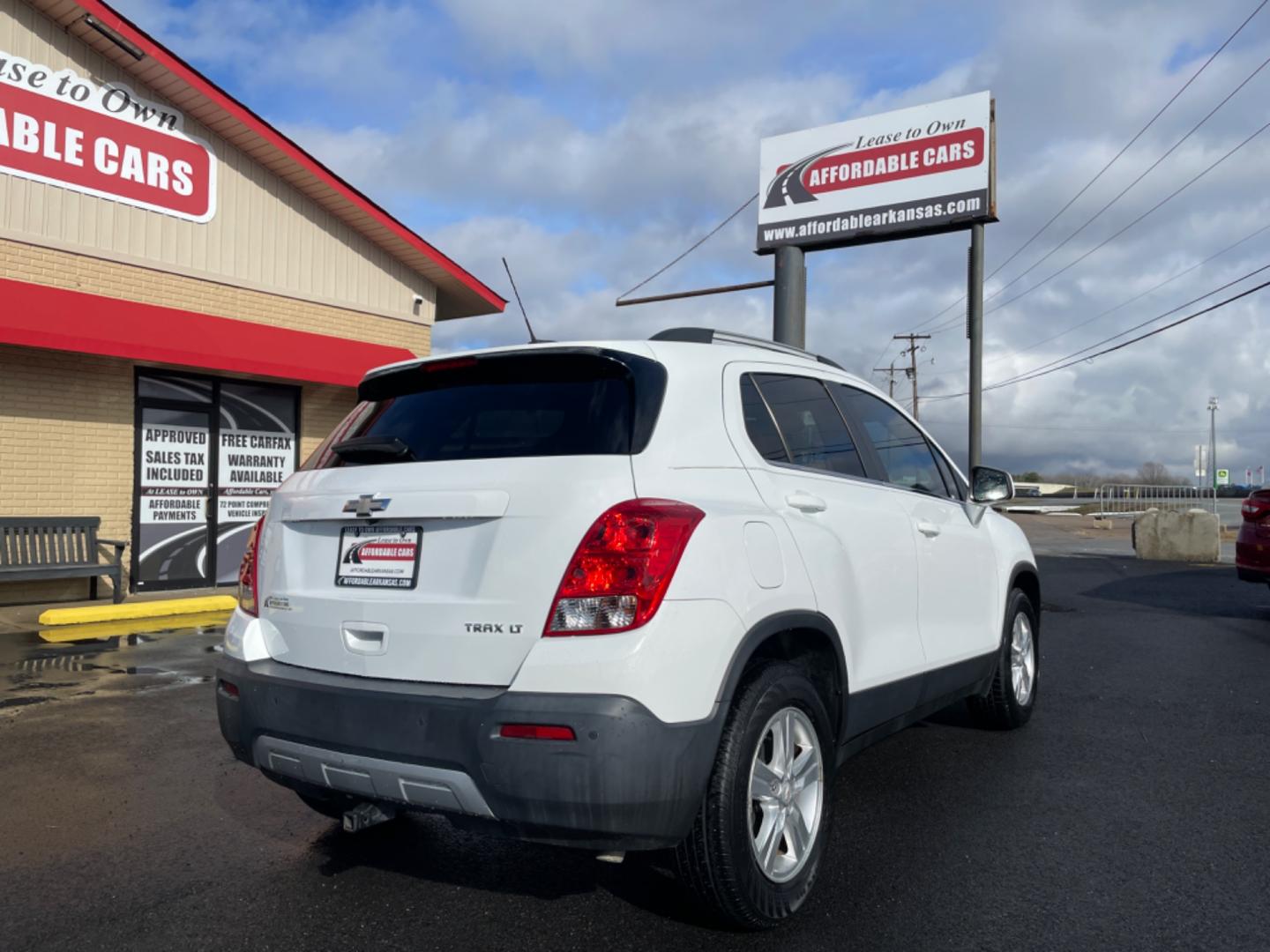 2015 White Chevrolet Trax (KL7CJLSB3FB) with an 4-Cyl, Turbo, 1.4 Liter engine, Automatic, 6-Spd transmission, located at 8008 Warden Rd, Sherwood, AR, 72120, (501) 801-6100, 34.830078, -92.186684 - Photo#7